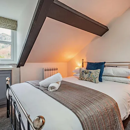 4 Bed In 86392 Holiday home